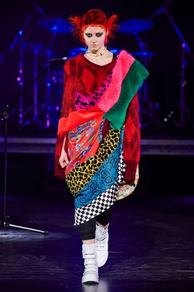 Look 15